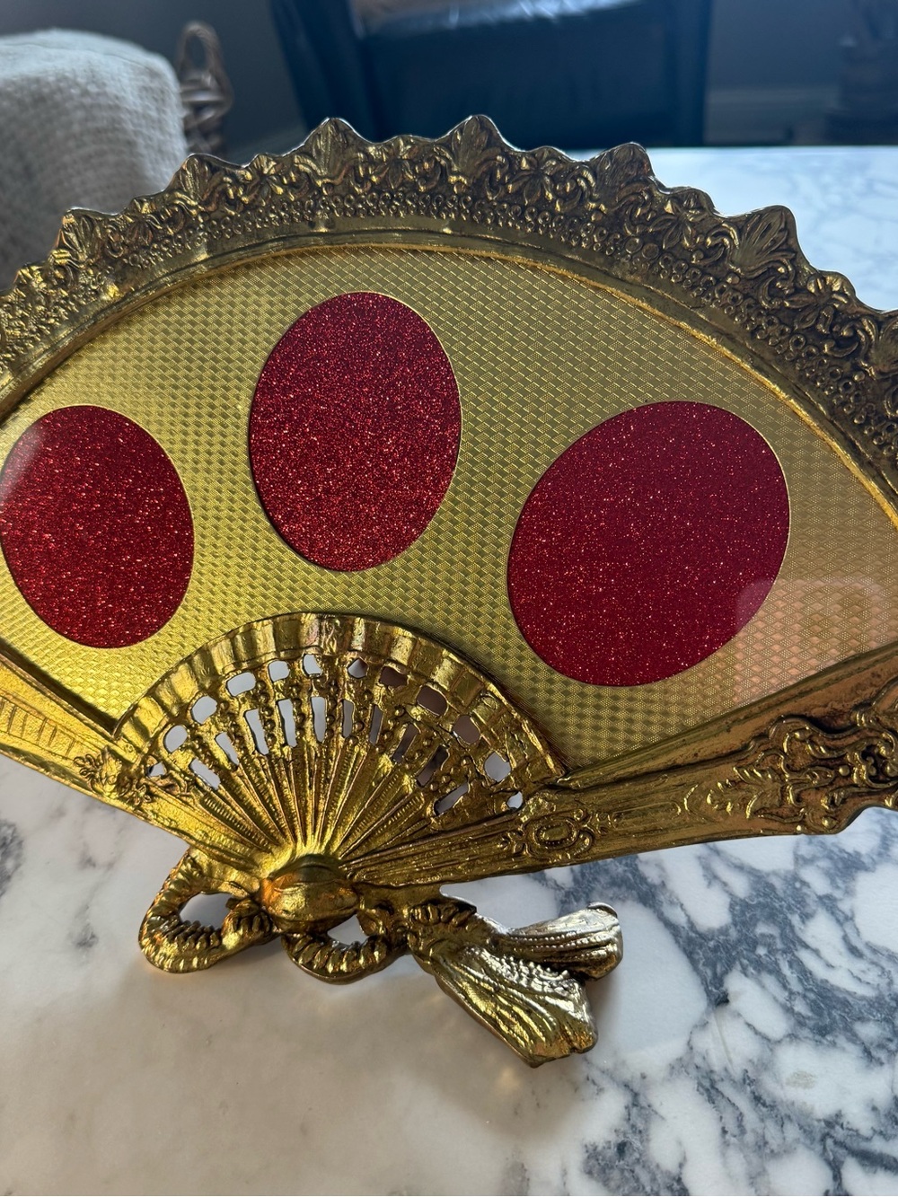 VTG Hollywood Regency Ornate Brass Fan Picture Frame Triple Oval Collage Gold